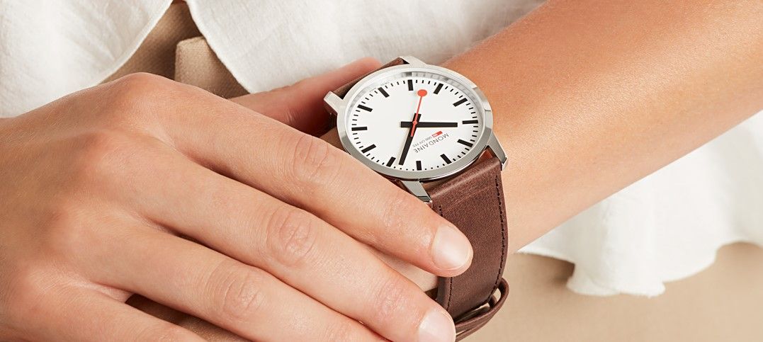 What does quartz watch mean deals