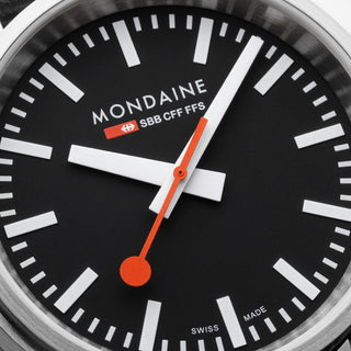 Stop2Go, Vegan Grape Leather, Detail view of the watch dial