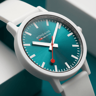 essence Teal Limited Edition, White, 41 mm	,Detail view of the watch dial