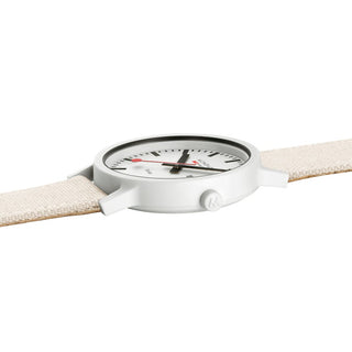 essence Solar, White, 41 mm	, Side view with focus on the crown